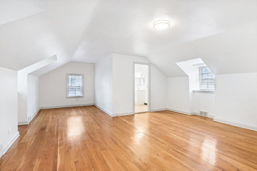 1st image of 2835 W Queen Ln APT A