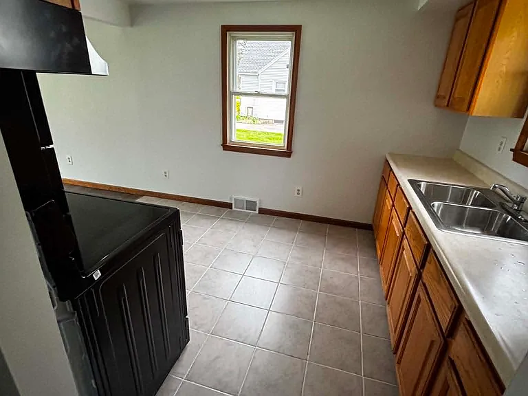92 Daytona Ave — Photo 20