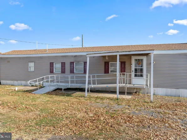 1302 Gibson Rd Trailer 47, Bensalem, PA 19020