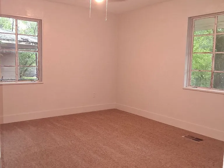 3122 Oak Forest Dr — Photo 8
