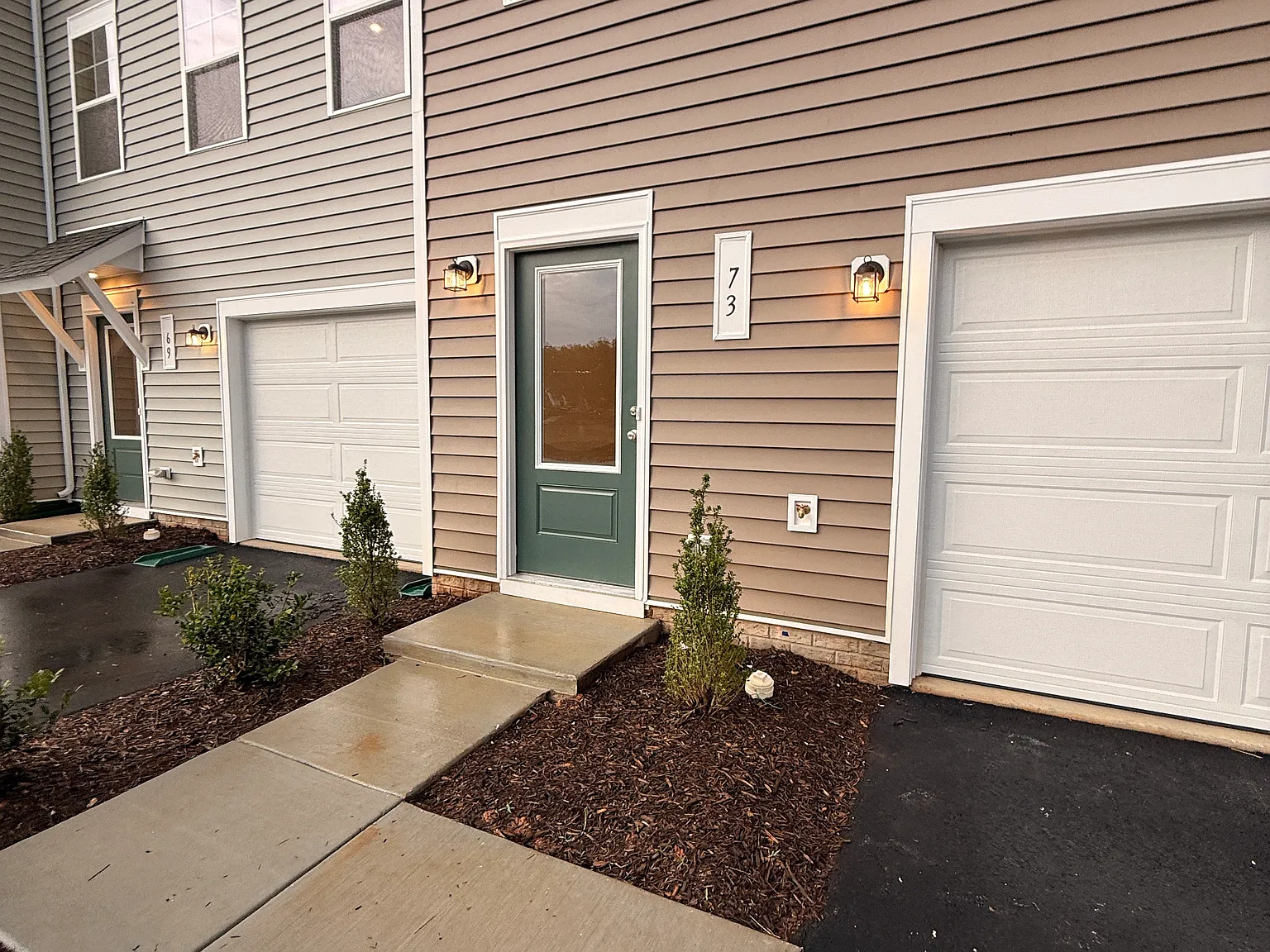 4 bed, 1866 sqft, $2,400 — Photo 2