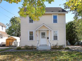 437 Ray St, Freeport, NY 11520