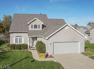 3308 Crossgate Dr, Bloomington, IL 61704