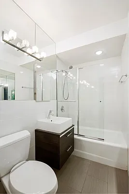 Sold by R New York | media 5