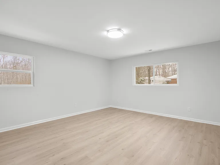 902 N Mountain St — Photo 17