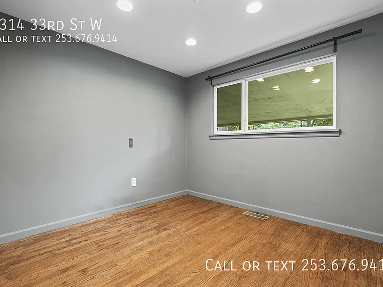8314 33rd St W — Photo 4