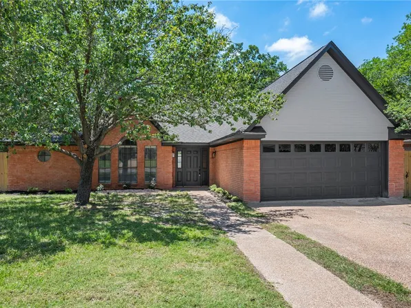 5505 Somerford Ln, Bryan, TX 77802