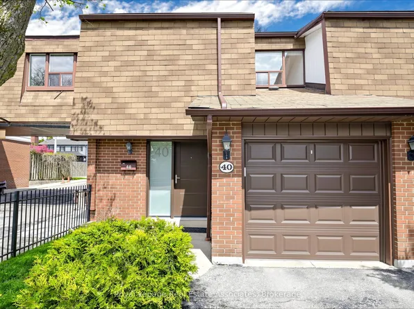 600 Silver Creek Blvd #40, Mississauga, ON L5A 2B4