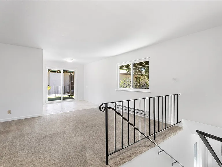 1504 Alameda Ave #D - 2 bedroom | 1 bathroom — Photo 4