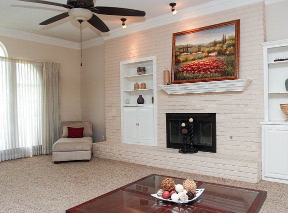 3rd image of 1318 Brittany Ln