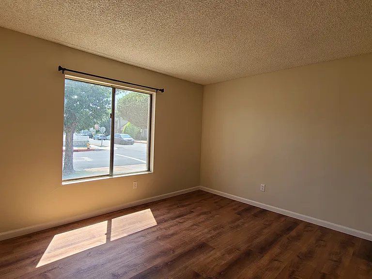 Baltimore Apartments — Photo 20