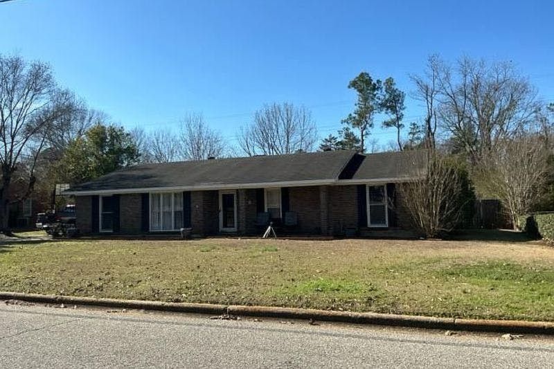 2nd image of 338 Melanie Dr