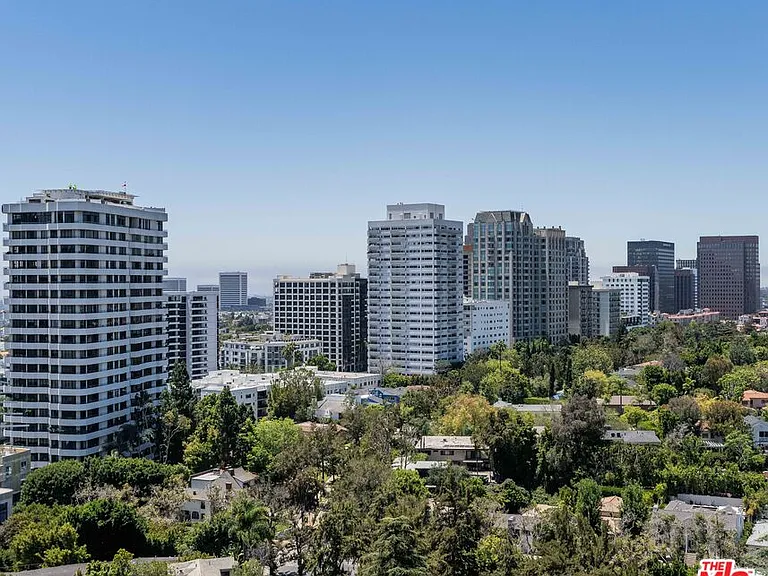 10501 Wilshire Blvd #1812 — Photo 17