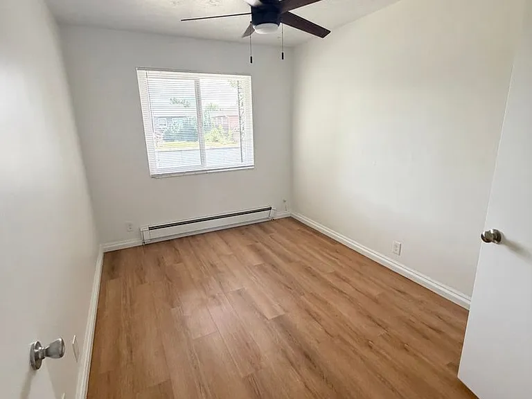 291-293 E Welby Ave #295 — Photo 5