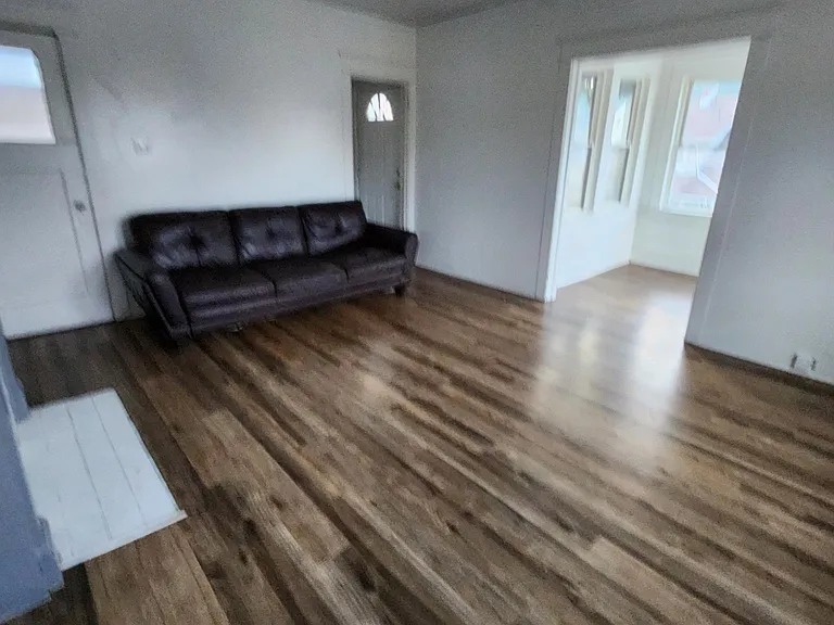 839 E 26th St #2 — Photo 3