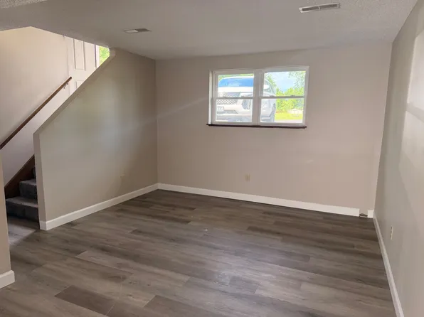 213 Spalding Rd #C, Holts Summit, MO 65043