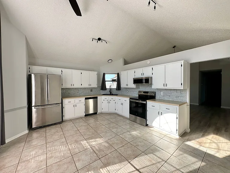 312 Bronc Dr — Photo 6