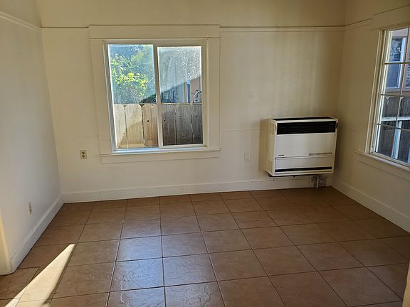 2nd image of 126 Sudden St Unit B