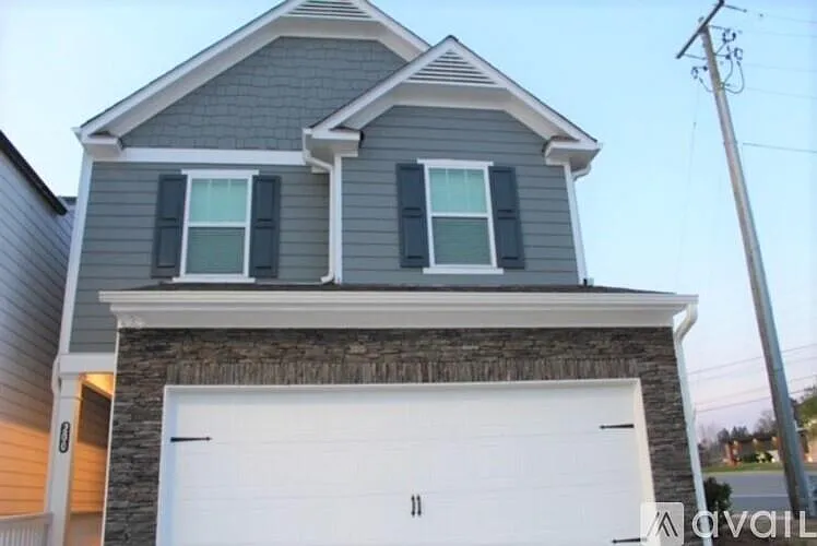 200 Turner Ln — Photo 1