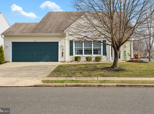 82 Wagon Wheel Ln, Columbus, NJ 08022
