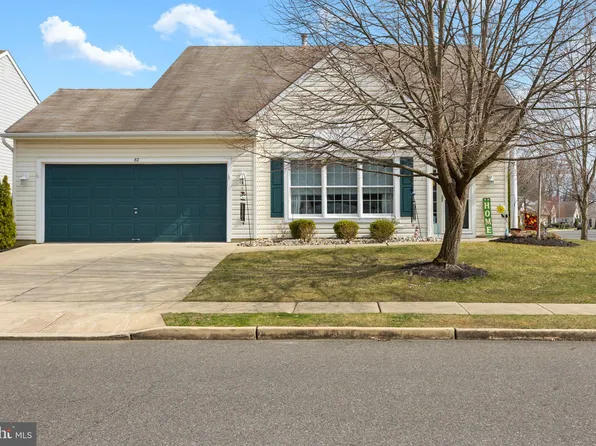 82 Wagon Wheel Ln, Columbus, NJ 08022