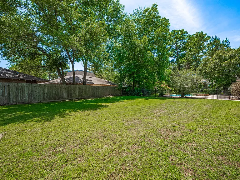 Paradise Valley Dr — Photo 30