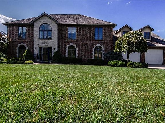 3rd image of 5 Summerhill Dr