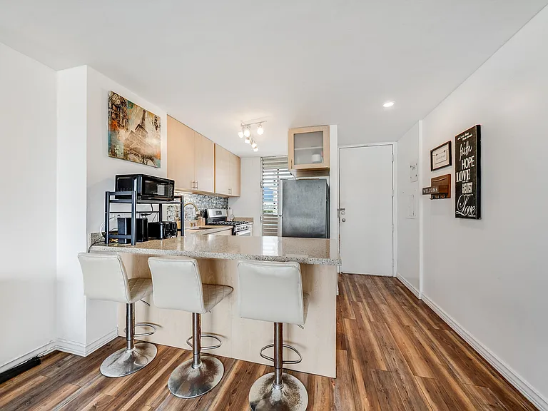 2630 Kapiolani Blvd #802 — Photo 6