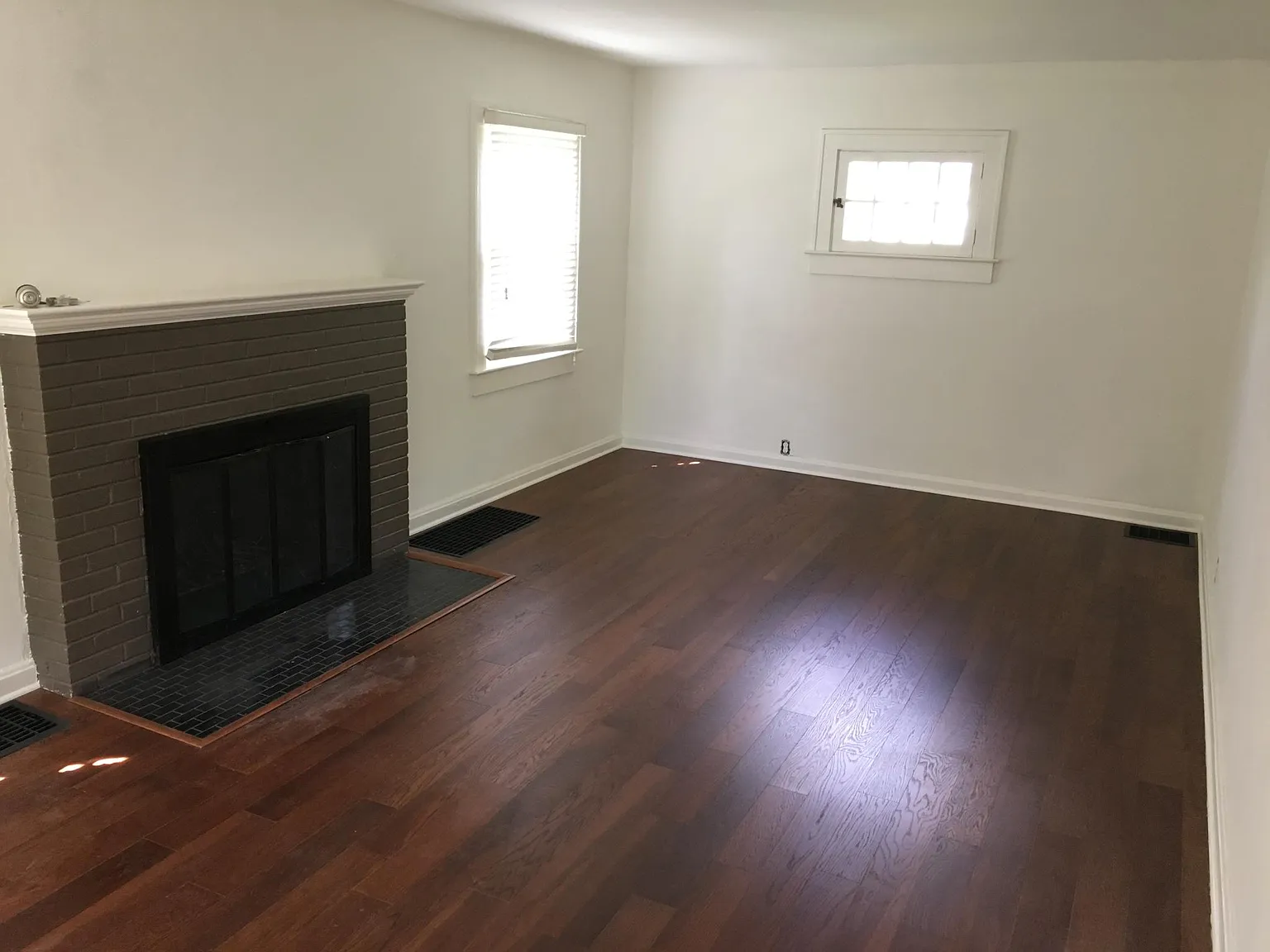 2 bed, 1056 sqft, $1,975 — Photo 4