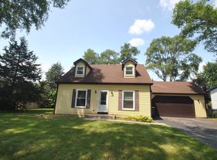 812 W Wegner Rd, McHenry, IL 60051