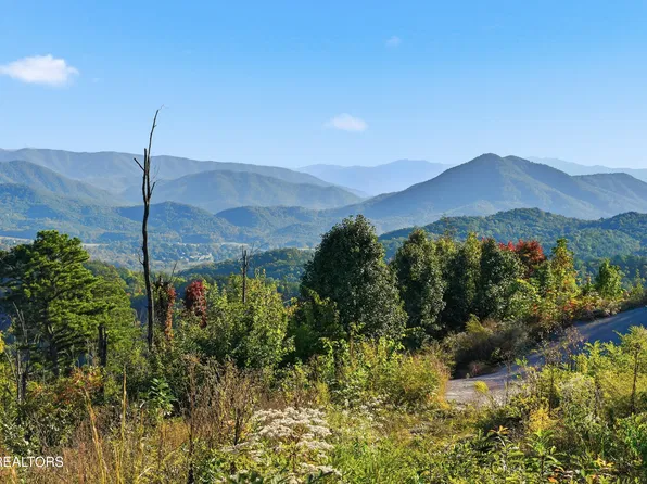 2594 Hatcher Mountain Rd, Sevierville, TN 37862