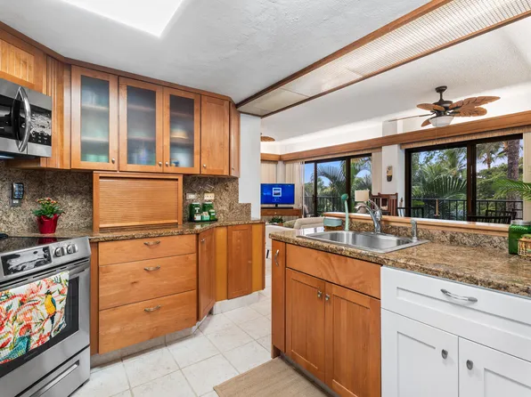 78-7100 Kamehameha Iii Rd APT 202, Kailua Kona, HI 96740