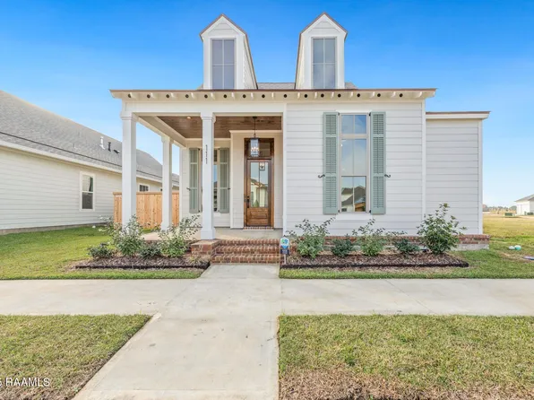 111 Hedgemoore Ct, Youngsville, LA 70592