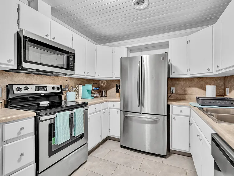 405 Cape Fear Blvd — Photo 14