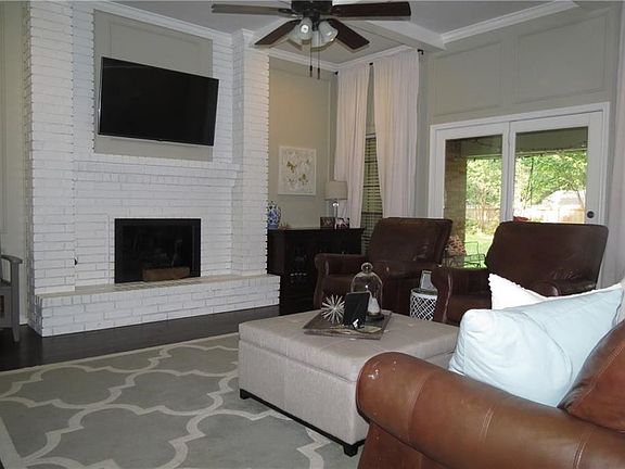 2nd image of 320 Creekside Dr