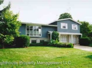 2111 Romence Dr NE, Grand Rapids, MI 49503