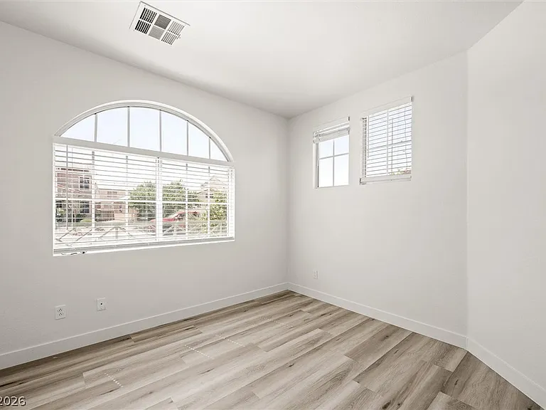 5618 Indian Springs St — Photo 31