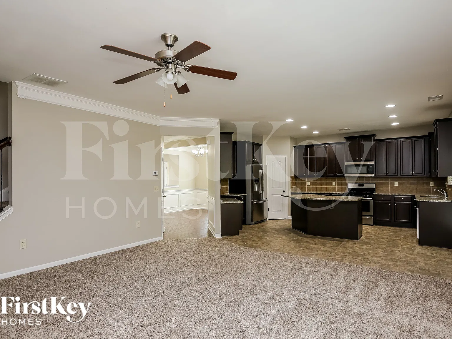 4 bed, 2.5 bath, 2376 sqft, $2,345 — Photo 3
