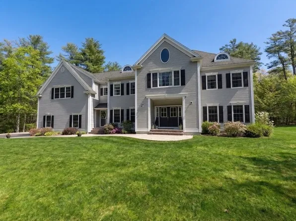 35 Hawthorne Ln, Norwell, MA 02061