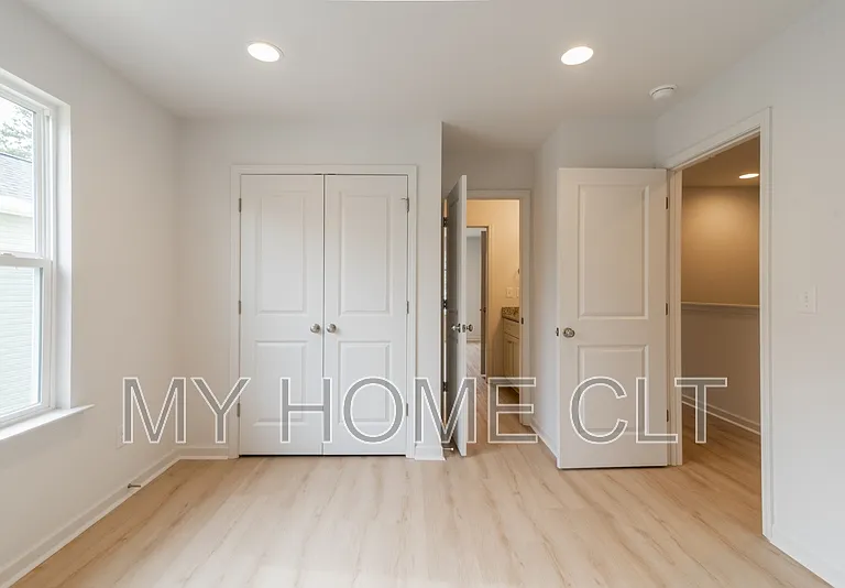2719 Capitol Dr — Photo 22
