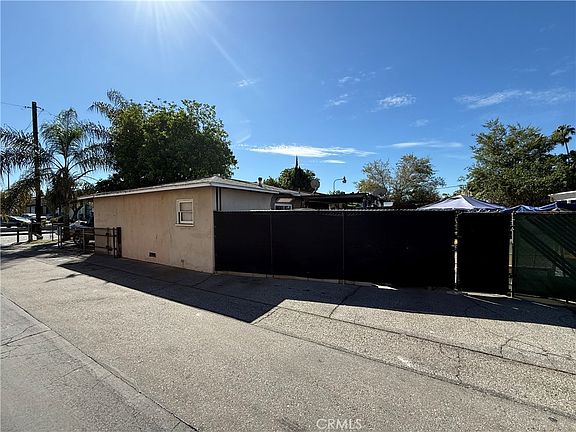 5th image of 2741 Seaman Ave