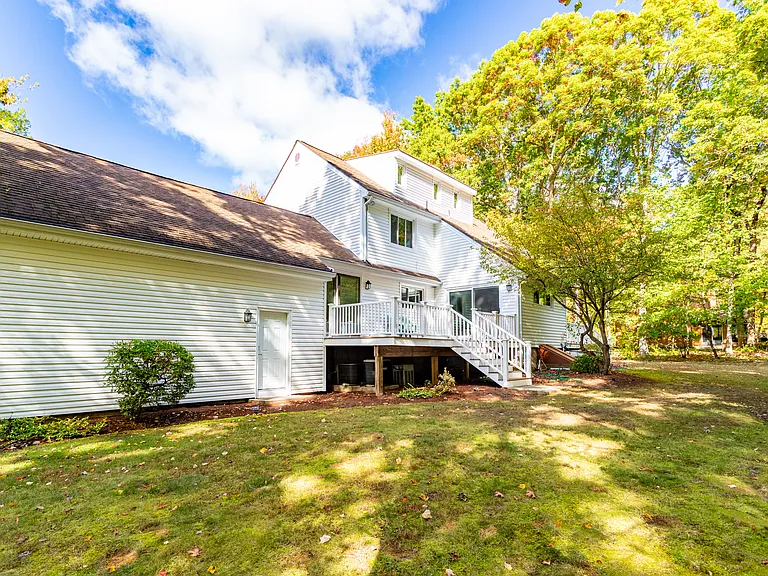 23 Golden Oaks Dr — Photo 31