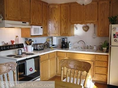 4th image of 834 Washington Memorial Dr