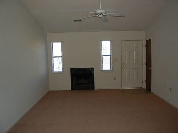 5th image of 2100 E 3rd St #B