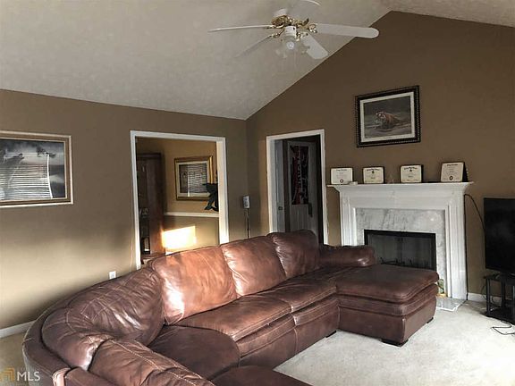 5th image of 55 Oak Hill Dr