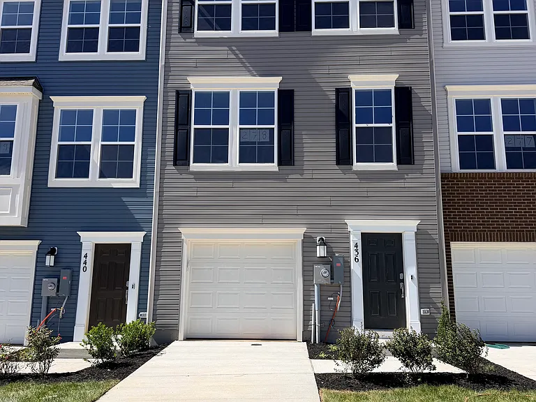 436 Seeback Dr — Photo 1