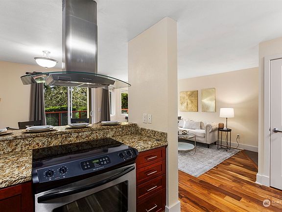 5th image of 11058 NE 33rd Place #D1