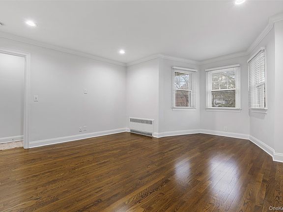 5th image of 416 Tompkins Ave #2