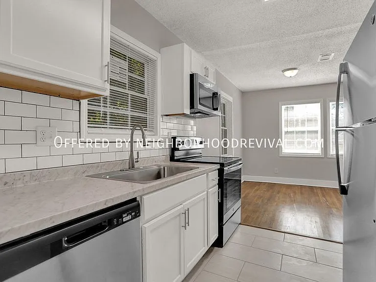 77 N Greer St — Photo 9