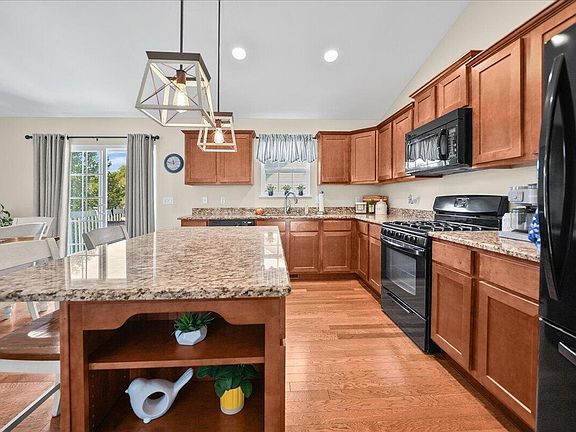 5th image of 234 Marsh View Dr